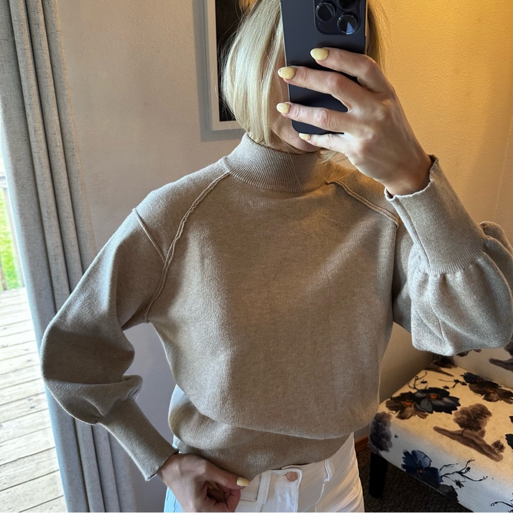 Lush Women's Turtleneck Sweater in Beige
